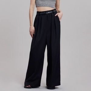 NWT The Frankie Shop Dakar Pleated Pants - Black